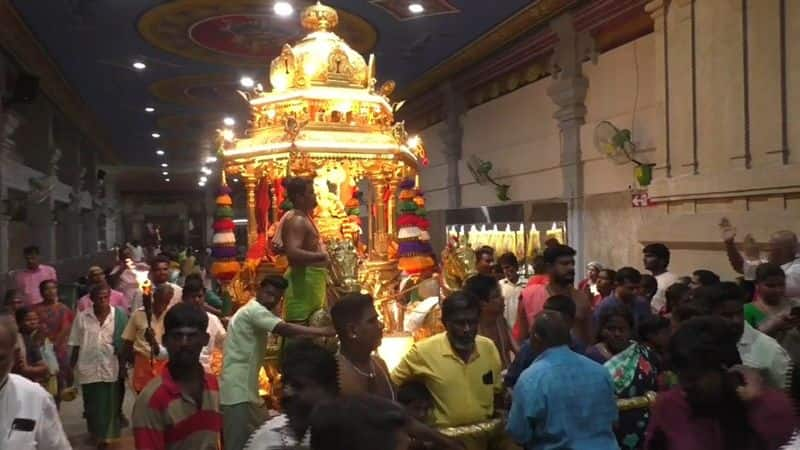 more than 1000 devotees participate gold car festival at samayapuram mariamman temple in trichy