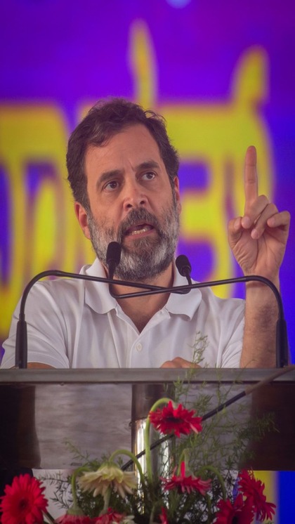 <p>SC के फैसले के बाद राहुल के लिए संसद के दरवाजे फिर खुल हए हैं। मीडिया रिपोर्ट्स की मानें तो राहुल की अयोग्यता समाप्त हो गई है। वहीं वायनाड सीट पर अभी तक उपचुनाव नहीं हुए हैं। </p>
