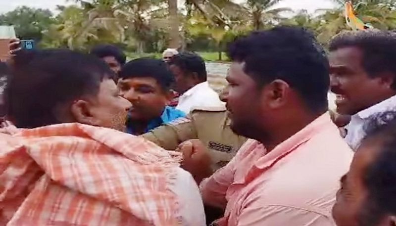 Clash Between Congress JDS Members at KR Pete in Mandya grg