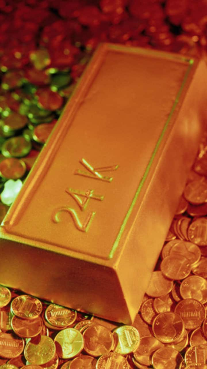 Gold price RISES before Holi: Check 24k gold rates before buying ATG