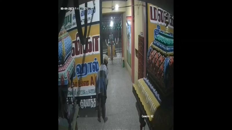 2 mobile phones theft in vellore district