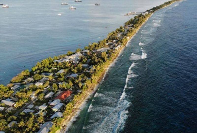 Tuvalu pacific island nation is slowly disappearing