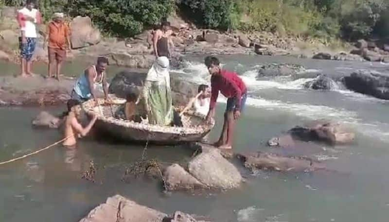 Rescued by locals to Who Stuck 6 People in Kaveri River in Chamarajanagara grg 