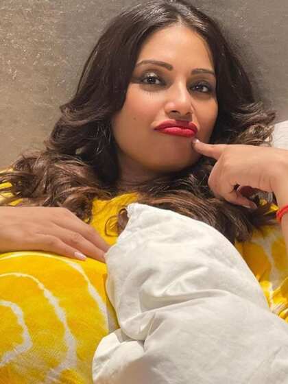 <p>बकौल बिपाशा, "तीसरे दिन मुझे पता चला कि मेरी बेटी का जन्म दिल में दो छेदों के साथ हुआ है। मैंने सोचा था कि मैं यह शेयर नहीं करूंगी। लेकिन मैं इसे शेयर कर रही हूं।"</p>
