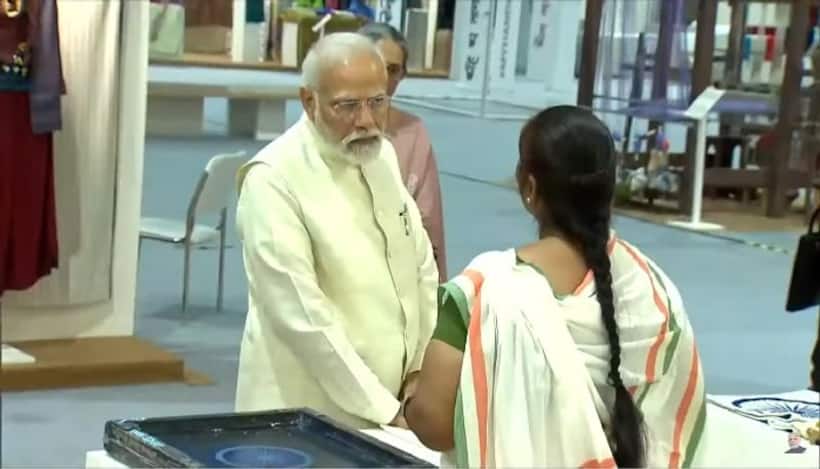 National Handloom Day 2023: PM Modi meets weavers; participates in celebrations at Bharat Mandapam | WATCH
