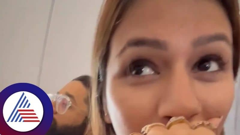 Wife Cash In Flight Distressed Husband Appealed Air Hostess To HelpW Watch  Viral Video  roo