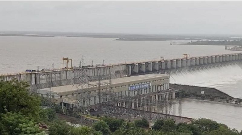 Only one day left to fill Alamatti Dam At Vijayapura gvd