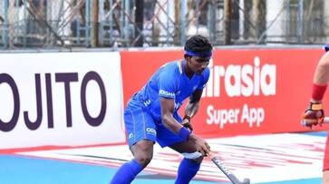 selvam karthi from tamilnadu rising star of hockey whose father is a watchman and mother is maid ZKAMN