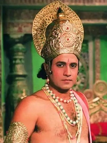 <p>रामानंद सागर के इस शो से अरुण गोविल भगवान राम, दीपिका चिखलिया माता सीता और दारा सिंह हनुमान के रूप में पॉपुलर हो गए थे। दिवंगत अरविंद त्रिवेदी शो में रावण बने थे।<br />
 </p>
