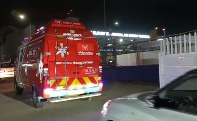 spandana vijay raghavendra Death Ambulance arrives Bengaluru Airport to bring body to cremation ckm