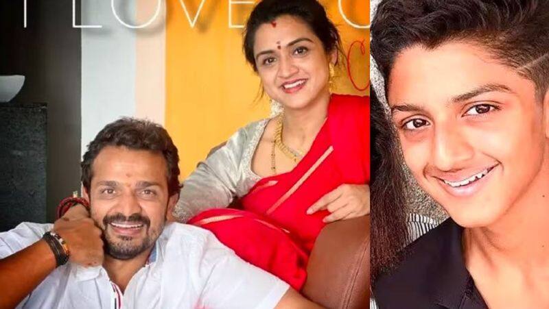 vijay Raghavendra wife Spandana leaves two children no diffrenc between Shourya and vijay Raghavendra director Tarun Sudhir laments on Spandana Death akb