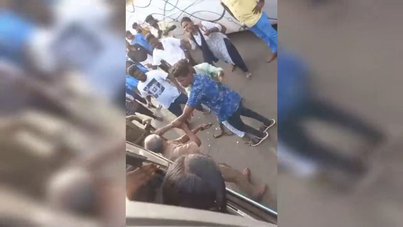 youngsters attack private bus conductor in karaikudi bus stand video goes viral