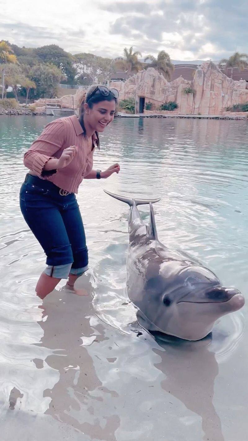 Aishwarya Rajesh dance with dolphin in australia