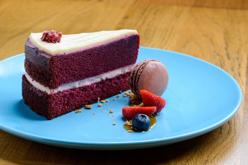 Here is how you can make yummy red velvet cheesecake at home ADC EIA