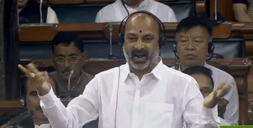 Telangana Election Result 2023 : ప్రారంభమైన కౌంటింగ్.. పోస్టల్ బ్యాలెట్ ఓట్ల లెక్కింపులో బండి సంజయ్ ముందంజ..