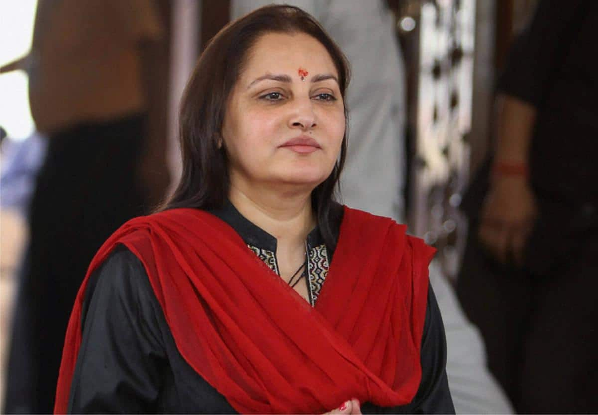 Rampur Court non bailable warrant issued against actress jaya prada ksm