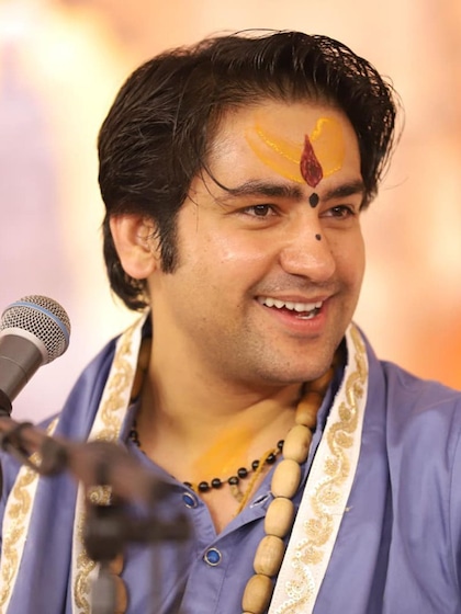 <p>पं. शास्त्री के अनुसार, धर्म के विनाश का कारण भी क्रोध है और घर-परिवार के नाश का कारण भी यही है। क्रोध में आकर लोग कुछ ऐसी बातें बोल जाते हैं, जिससे परिवार बिखर जाता है।</p>

<p> </p>
