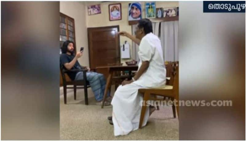 Viral video of pj joseph teaching singing to his grand son apn 