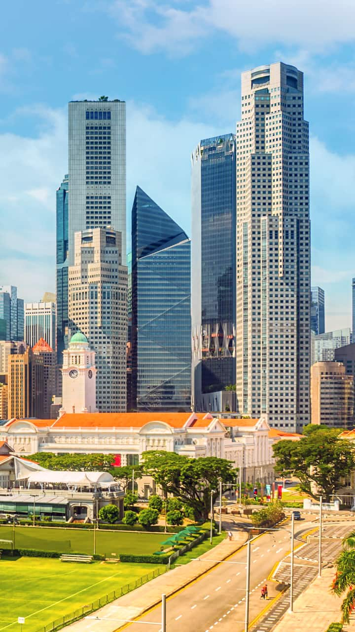 Singapores retail trade is on the rise! Liquor sales boom dee