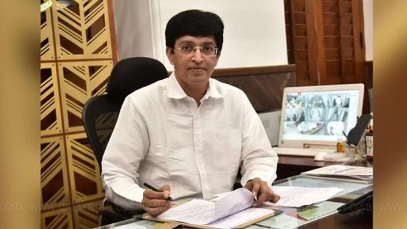 election officer radhakrishnan inspect vote counting places in chennai vel