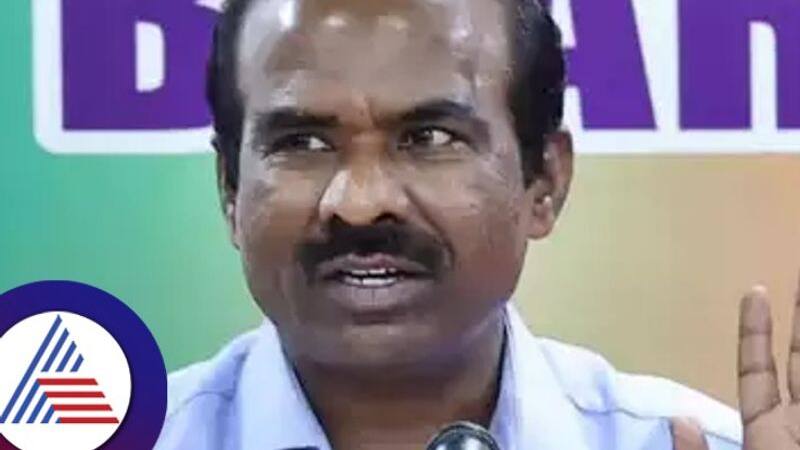 N Ravikumar