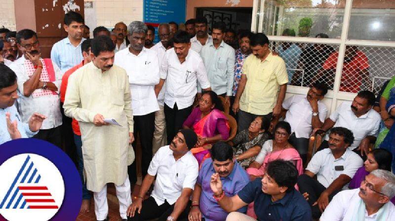 BJP MLAs protest against privilege motion in DC office of Mangaluru at dakshina kannada rav