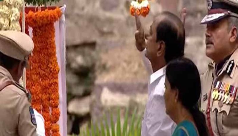 Telangana CM KCR  hoists  National Flag  at Golconda Fort  in Hyderabad lns