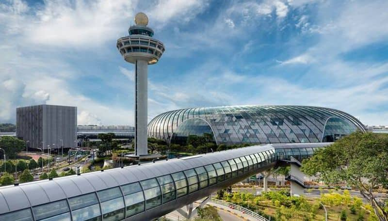 Singapore Man Arrested in changi airport after wrongly using his boarding pass to send off his girlfriend 