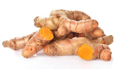 Turmeric:  పట్టులాంటి మెరిసే చర్మం కోసం..  పసుపు ఇలా వాడితే.. మొటిమలు, మచ్చలకు చెక్ !