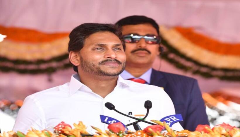 రాయలసీమ నీటి కష్టాలు నాకు తెలుసు.. చంద్రబాబు ప్రజలను నమ్ముకోలేదు: సీఎం జగన్