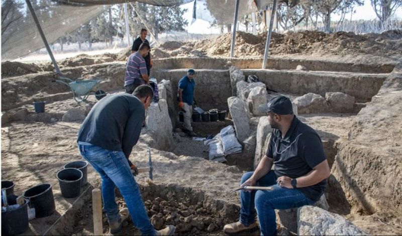 In Pictures 5000-year-old gate unearthed in Israel, offers insights into ancient urbanization snt