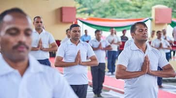 Isha Foundation in partnership with Indian Army is providing classical Hatha Yoga practices to over 10000 soldiers zrua