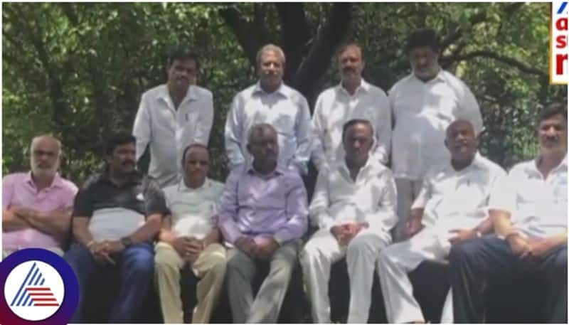 Karnataka Congress rebel MLAs started to home return before Lok Sabha elections sat