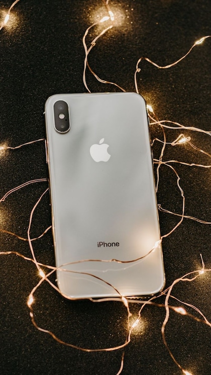 iPhone करते है रातभर चार्ज तो रहिए सावधान! एप्पल ने दी चेतावनी