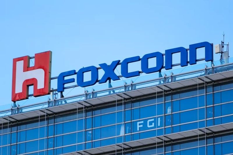 Foxconn Doesn't Hire Married Women At Chennai Plant? Centre Seeks Report sgb