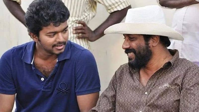 Actor vijay condolence to friends movie director Siddique's family