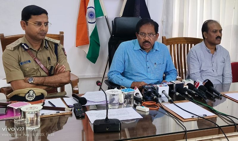 Minister Dr G Parameshwar Praised Dharwad SP gvd