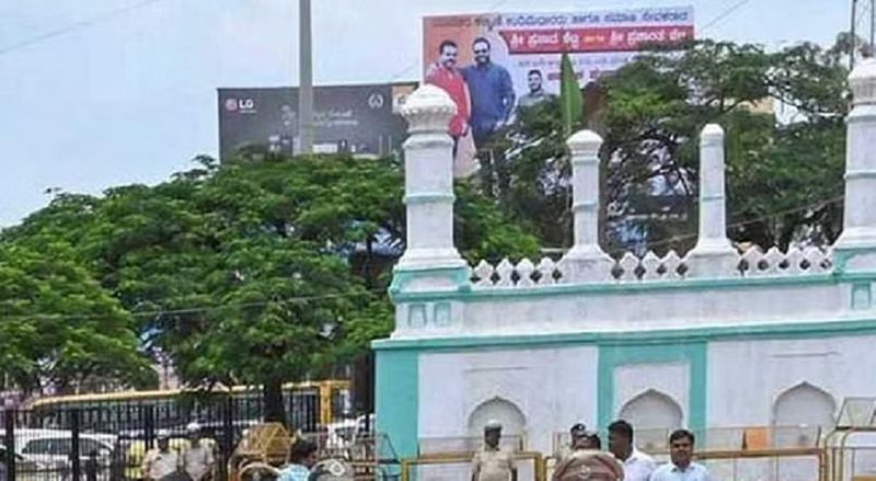 hubballi various outfits seek nod to install ganesha idol at idgah maidan gvd