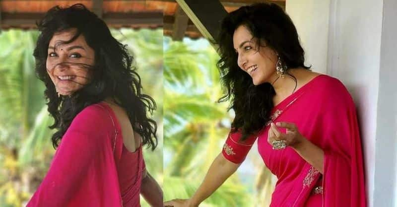 Manju Warriers pink saree look mesmerizes fans, garners praise Vin