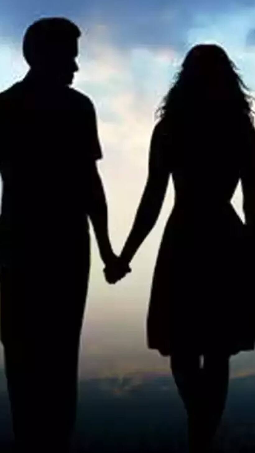 బిడ్డకు పెళ్లి చేసి ఆమె అత్తతో లేచిపోయిన తండ్రి.. చివరకు ఏం జరిగిందంటే?