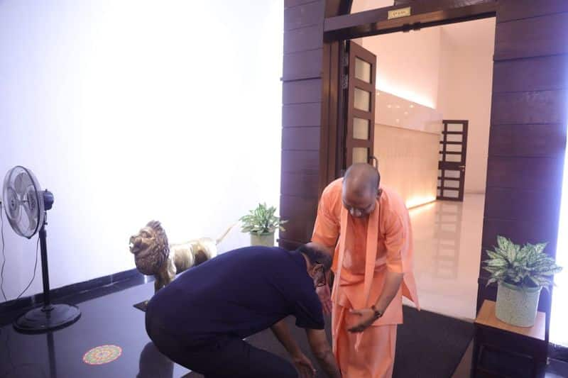 Jailer hero Superstar rajinikanth meets Uttar Pradesh CM yogi adityanath ckm