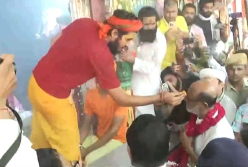 Actor Rajinikanth offers prayers at Hanuman Garhi temple in Ayodhya, Uttar Pradesh