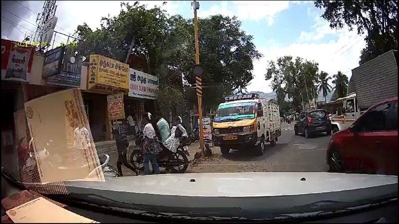 mini load vehicle hit bike at coimbatore video goes viral