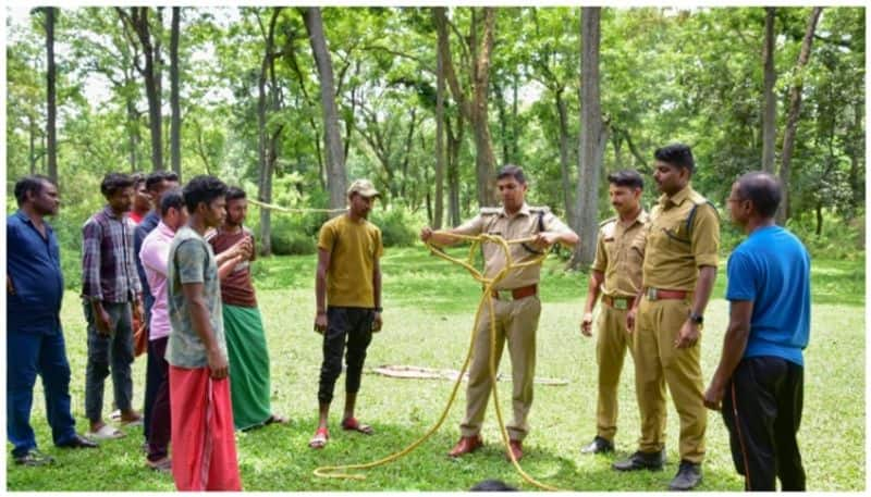 state Government help tribes for honey collection in professional way bkg 