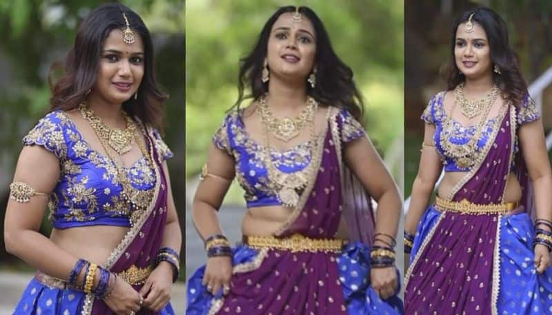 Bigg Boss Fame Ariyana Glory Looks beautiful in traditional Wear NSK 