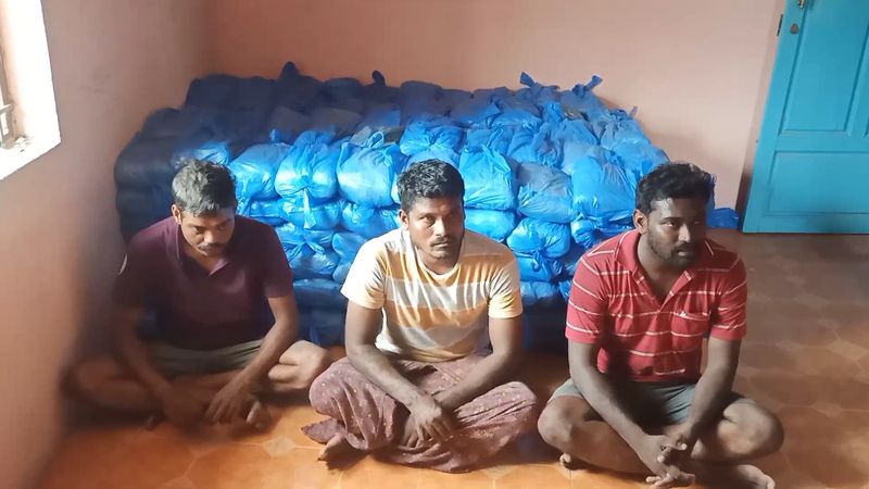 600 kg smuggling ganja seized by government officers at kovilpatti in thoothukudi district