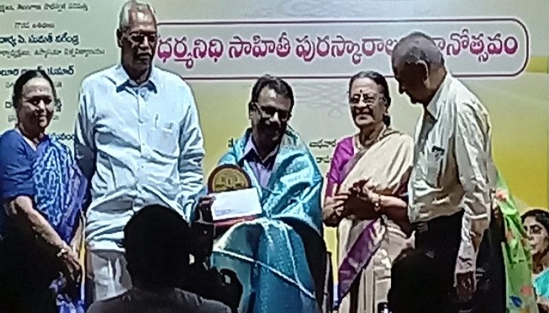 Asianet News Telugu Editor Kasula Prathapareddy received the Telangana Saraswata Parishad Award - bsb 