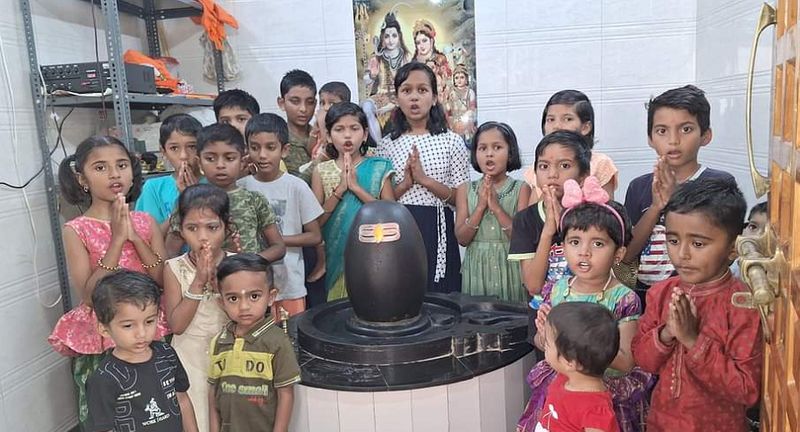 raichur childrens make speical pooja for chandrayaan 3 success gvd