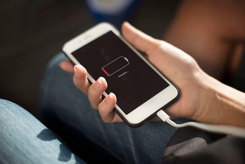 Apple Warns Users: Never Sleep Next To Your Phone When It's Charging