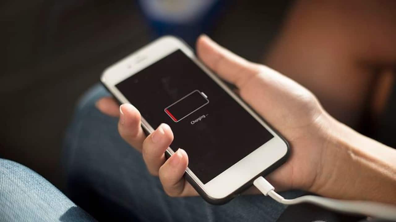 10 ways to extend your smartphone battery life